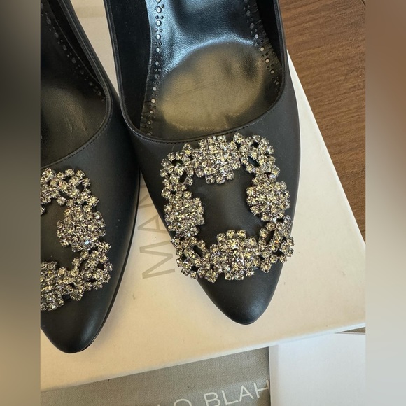 Manolo Blahnik
Hangisi 105MM Leather Pumps - Picture 4 of 7